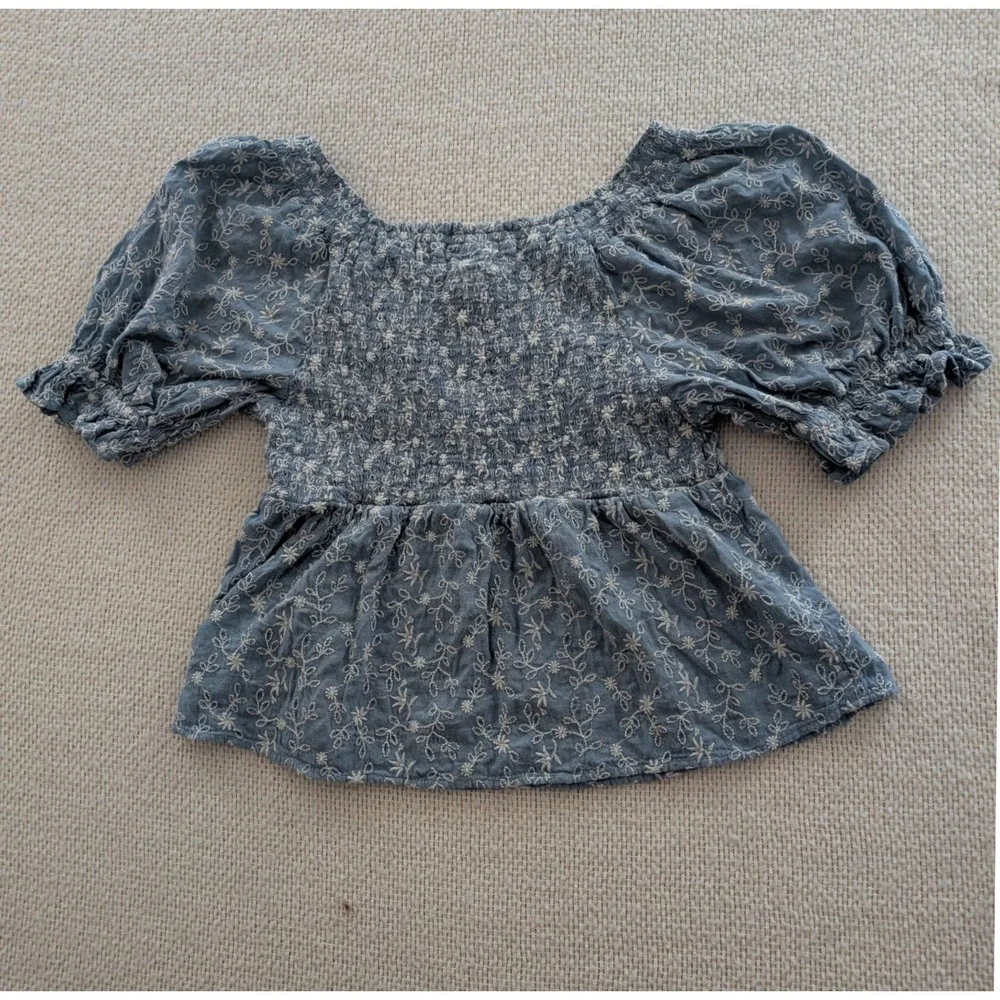 Old Navy Blouse/top Womens M Blue Floral Embroidered Smocked Puff Sleeve Peplum